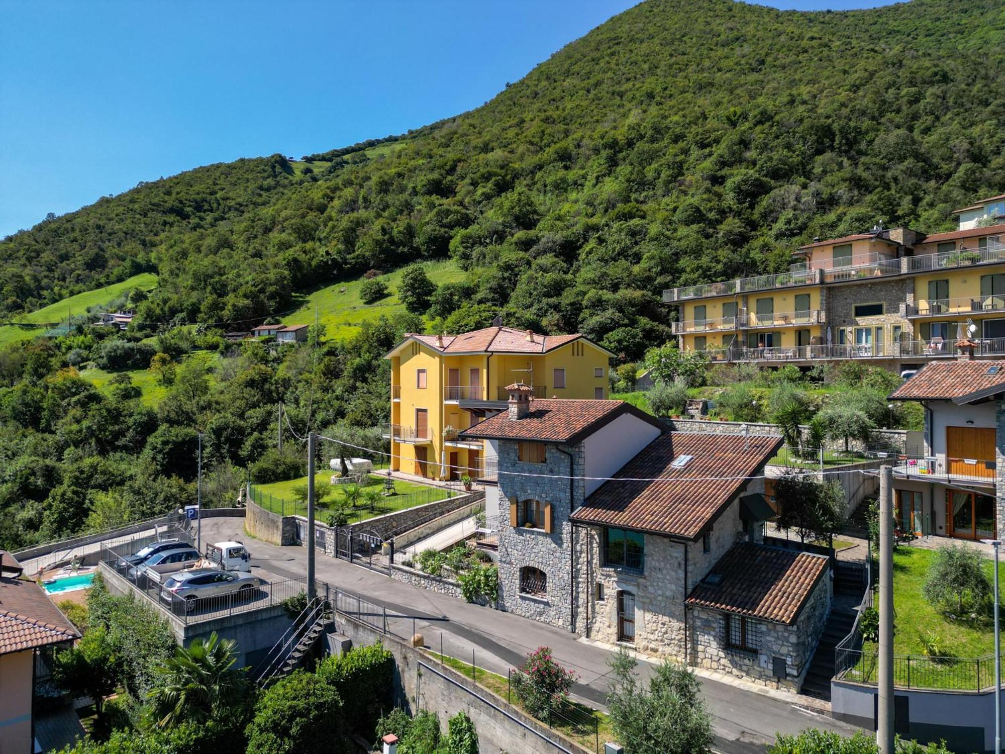 Lago Di Iseo - Lake View House Tavernola Bergamasca Exterior foto